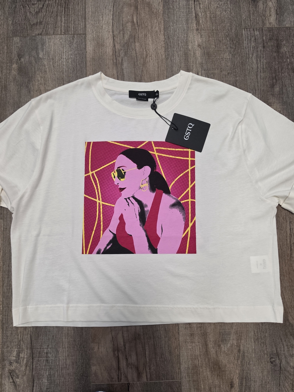 GSTQ The Dany Tee T-Shirt Graphic Snow White Size XL Organic Cotton Cropped NWT